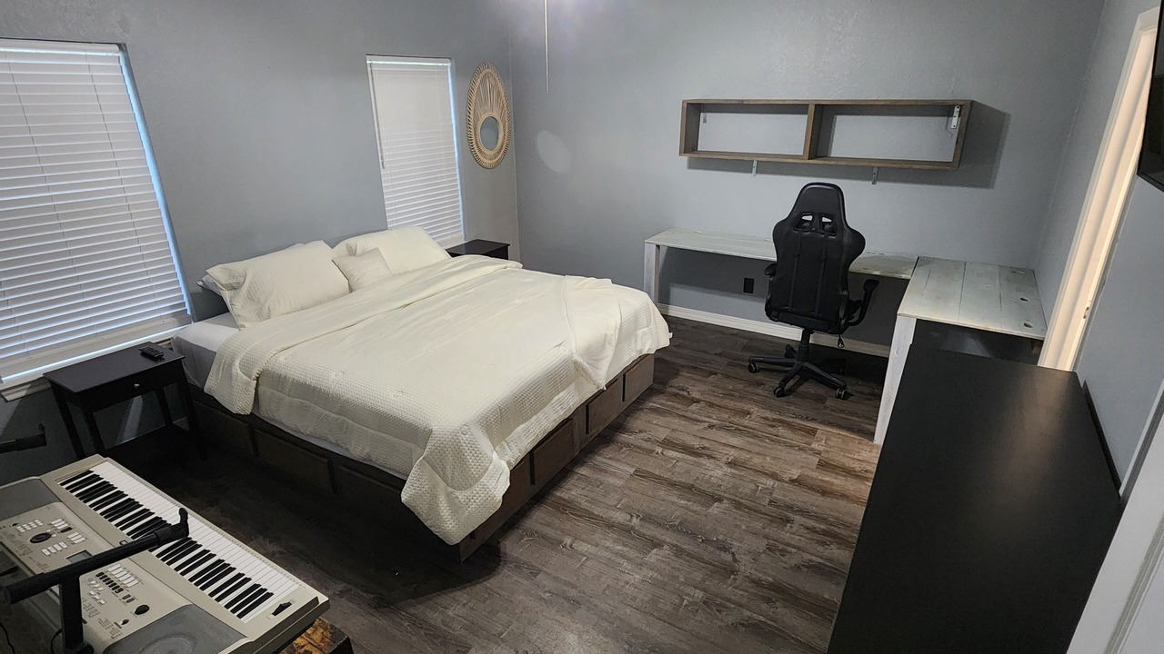 Photo of Bedroom in League City