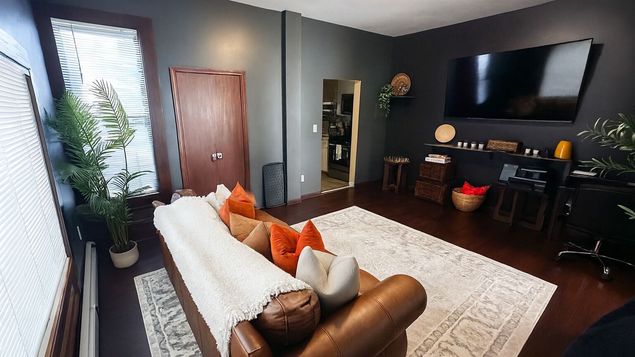 Photo of Livingroom in West New Haven