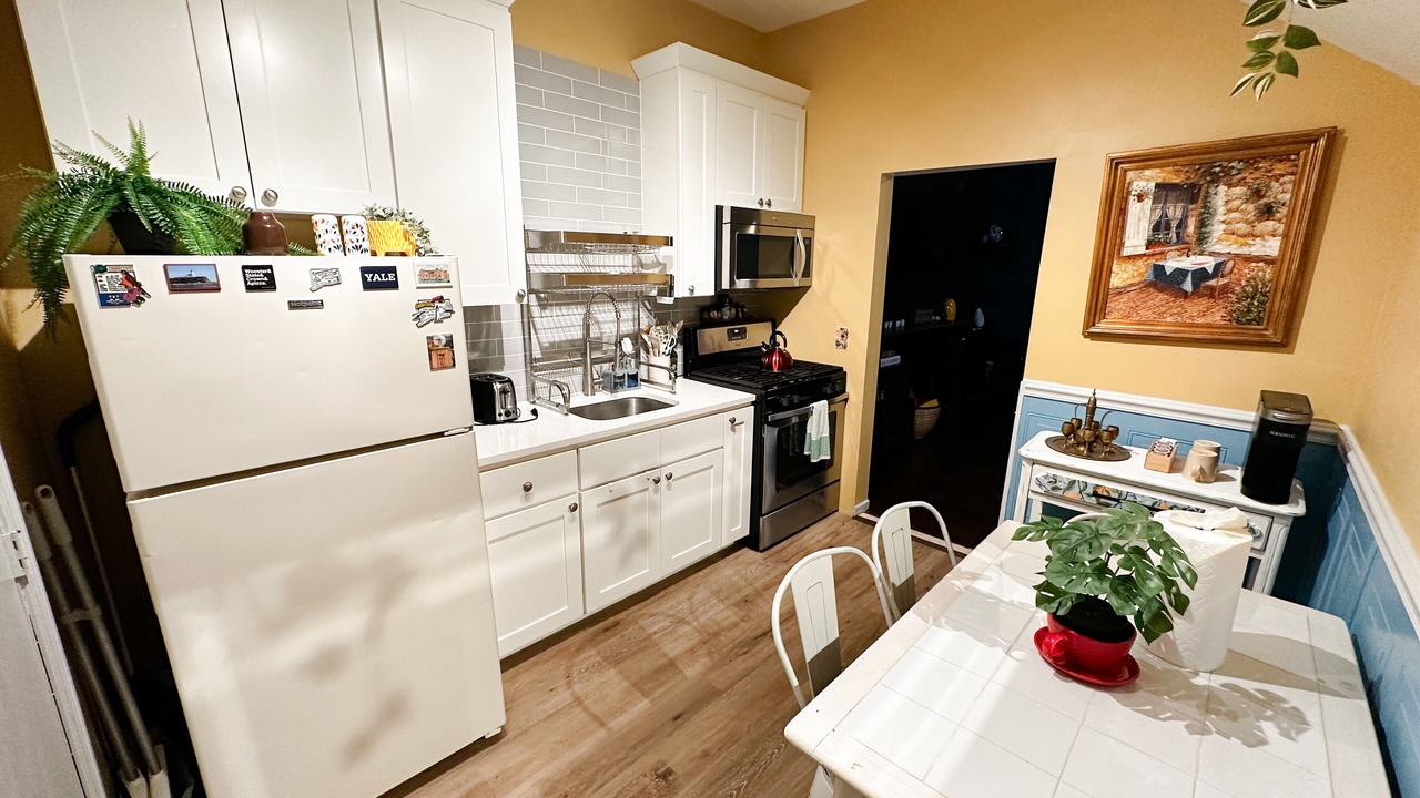 Photo of Others in West New Haven