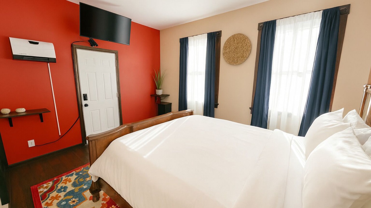 Photo of Others in West New Haven