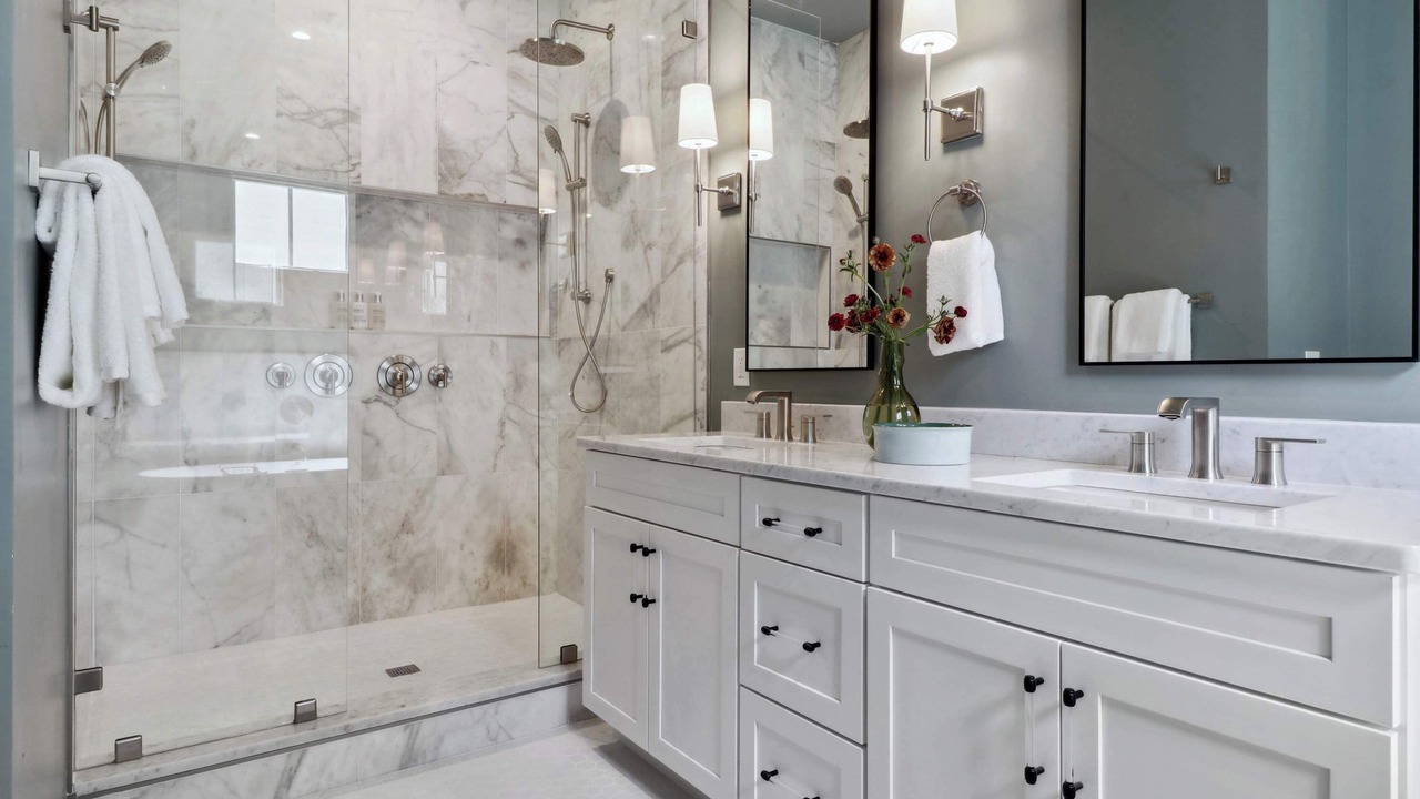 Photo of Bathroom in Thunderbolt