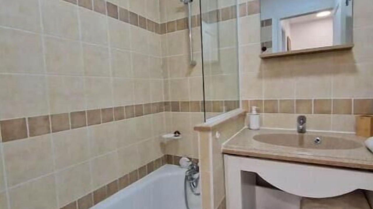 Photo of Bathroom in Grospierres