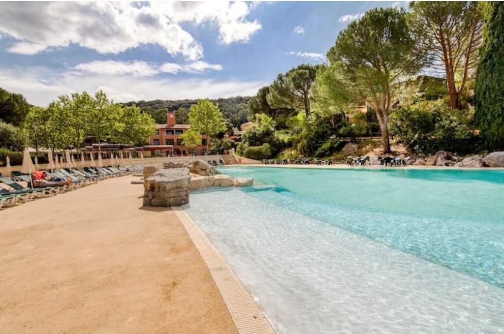 Photo of Outdoor in Grospierres