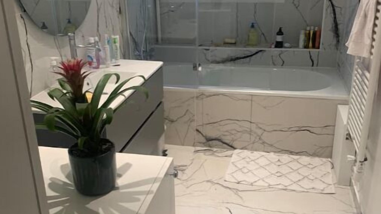 Photo of Bathroom in Le Kremlin-Bicetre