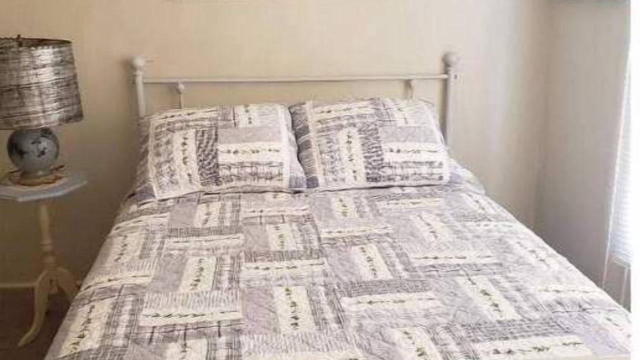 Photo of Bedroom in Newberry Springs