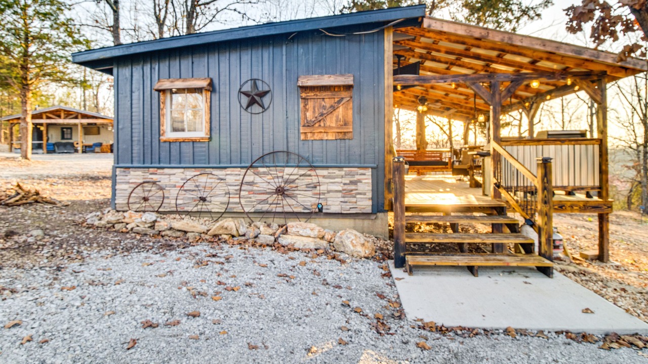 Photo of Others in Elizabeth