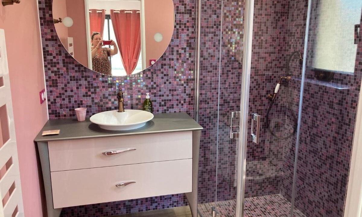 Photo of Bathroom in Saint-Fortunat-sur-Eyrieux