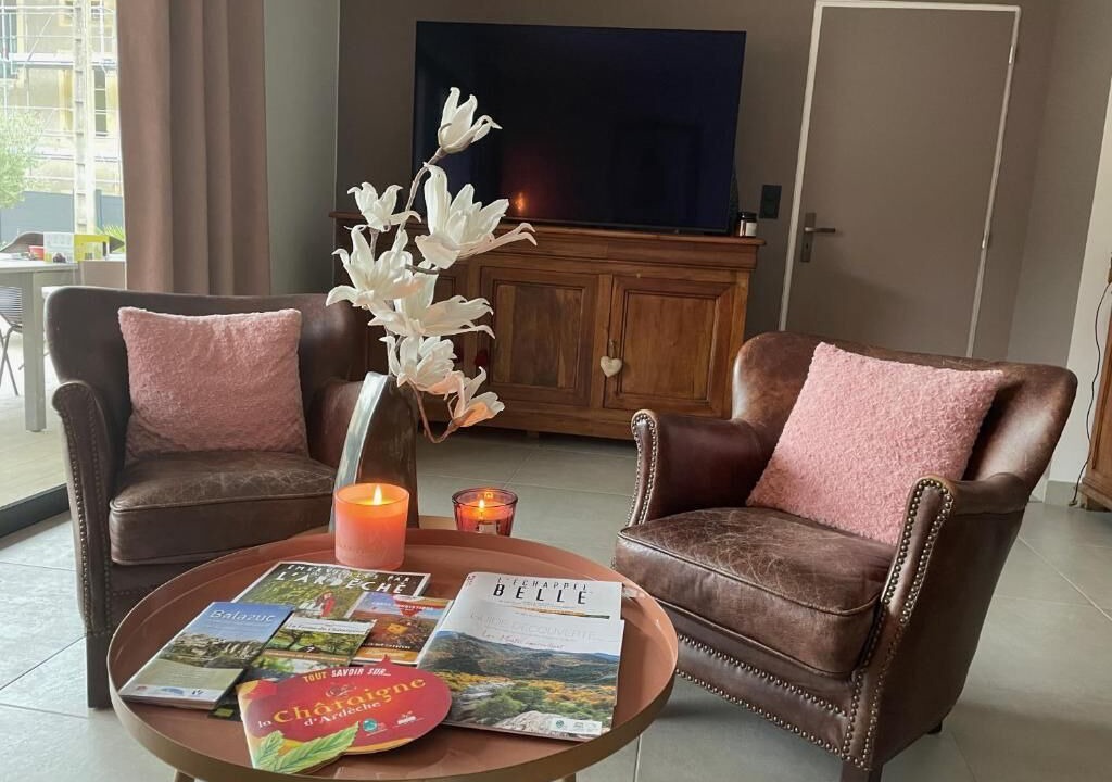 Photo of Livingroom in Saint-Fortunat-sur-Eyrieux