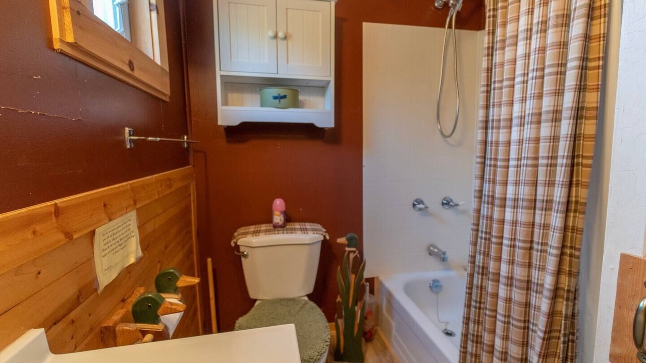 Photo of Bathroom in Muskoka Lakes