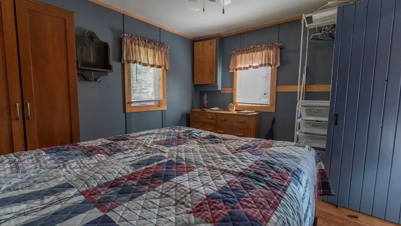 Photo of Bedroom in Muskoka Lakes