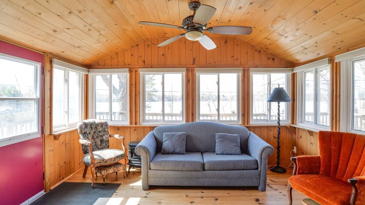 Photo of Livingroom in Muskoka Lakes