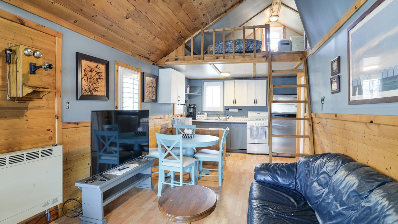 Photo of Livingroom in Muskoka Lakes