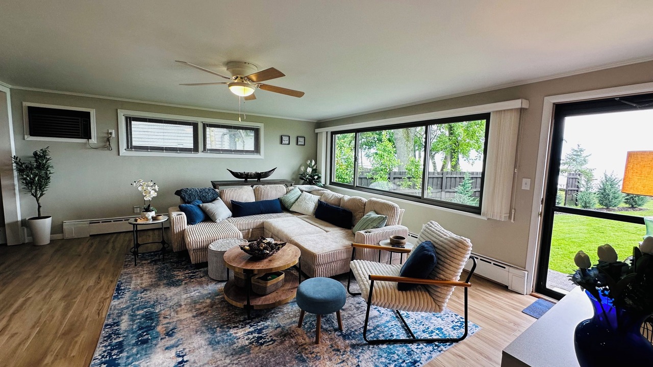 Photo of Livingroom in Fox Crossing