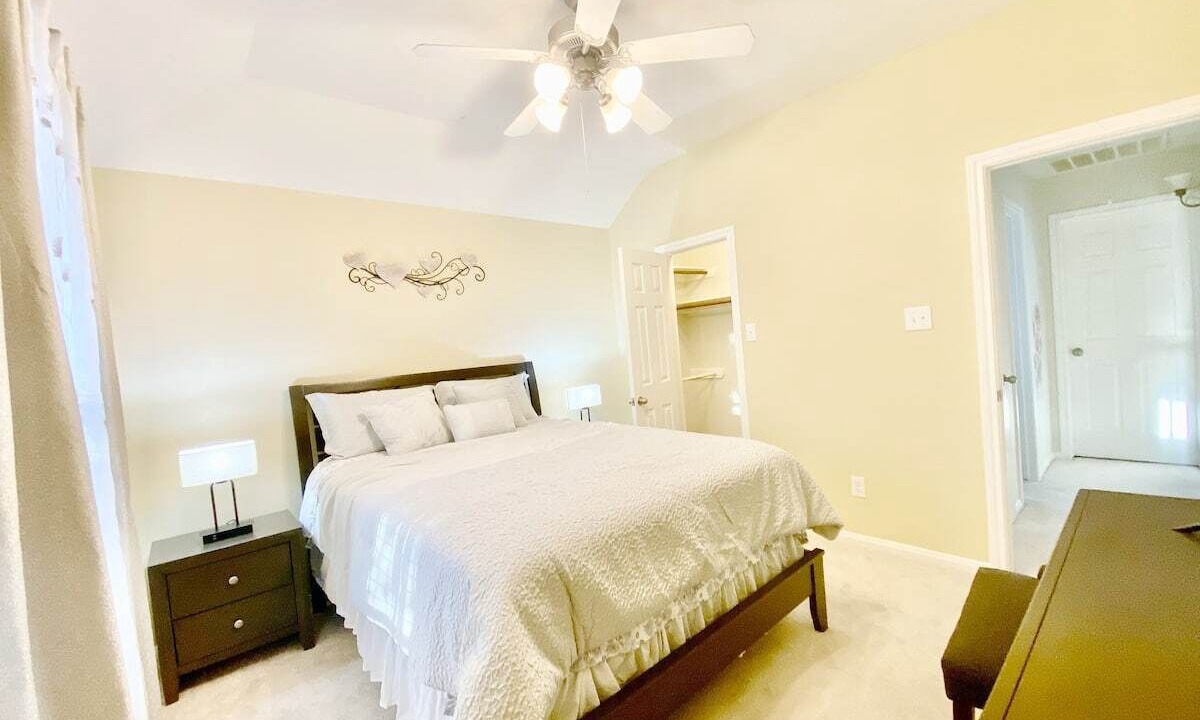 Photo of Bedroom in El Lago