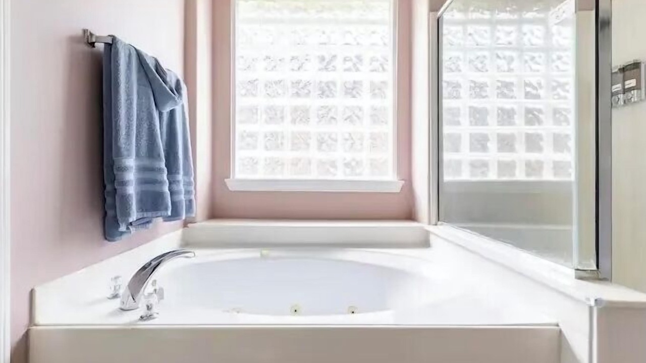 Photo of Bathroom in El Lago