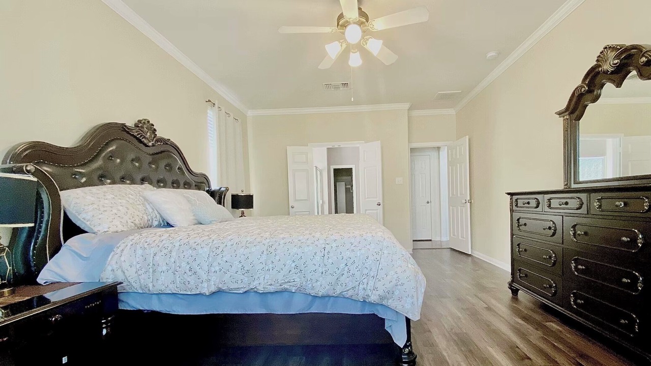 Photo of Bedroom in El Lago