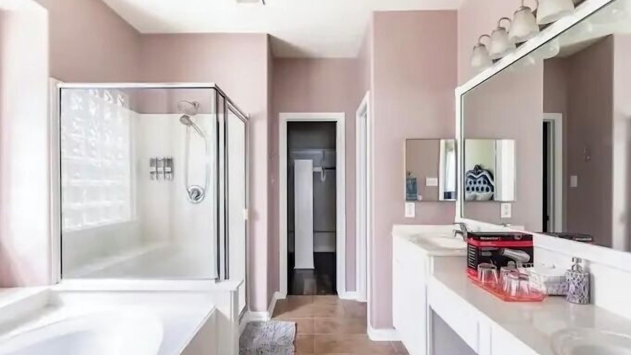 Photo of Bathroom in El Lago