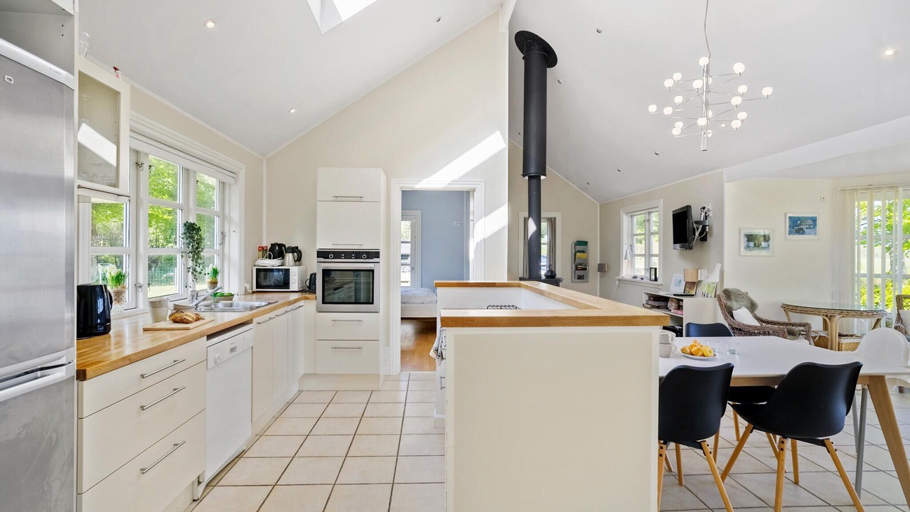 Photo of Others in Or