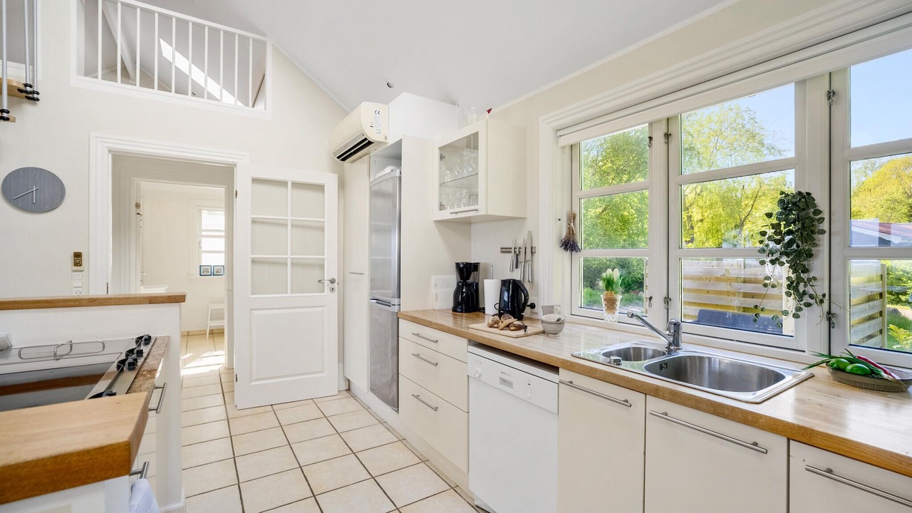 Photo of Others in Or