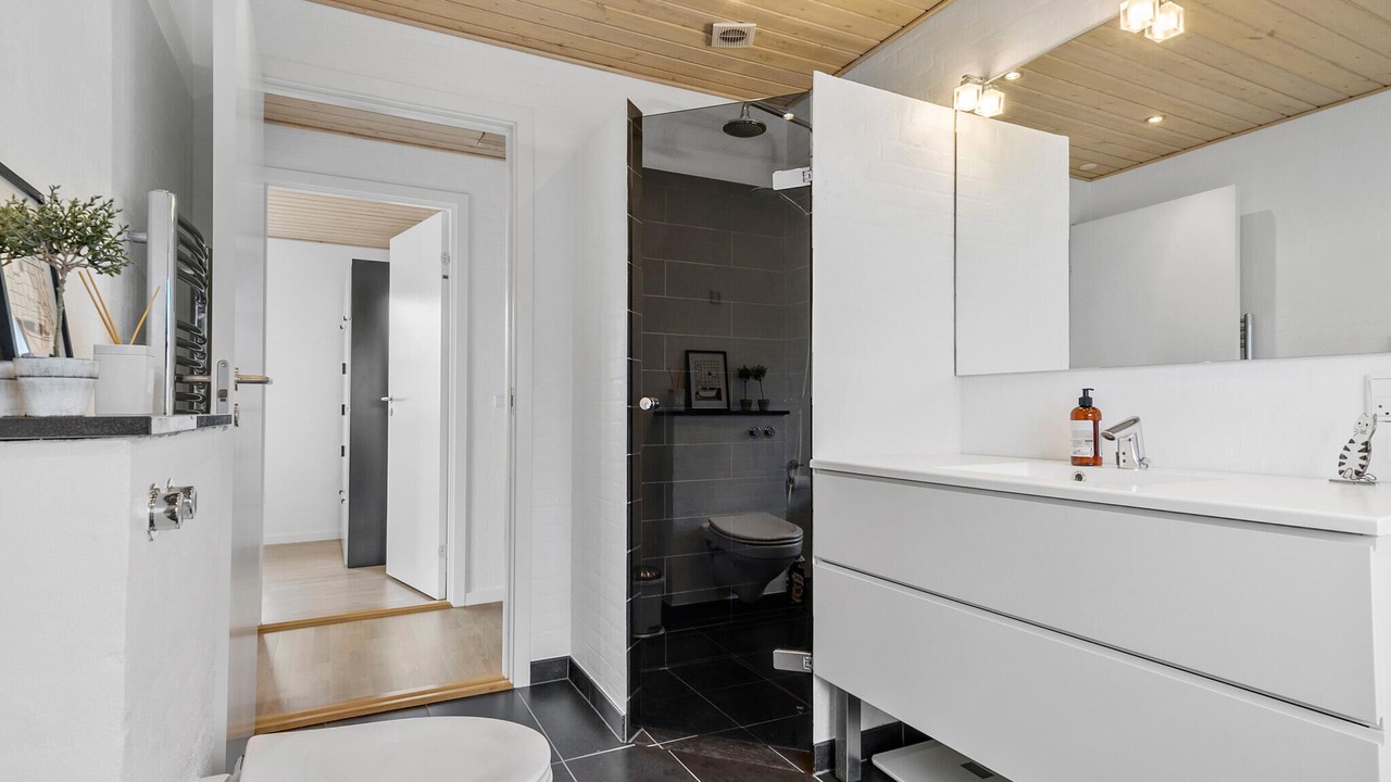 Photo of Bathroom in Aabenraa
