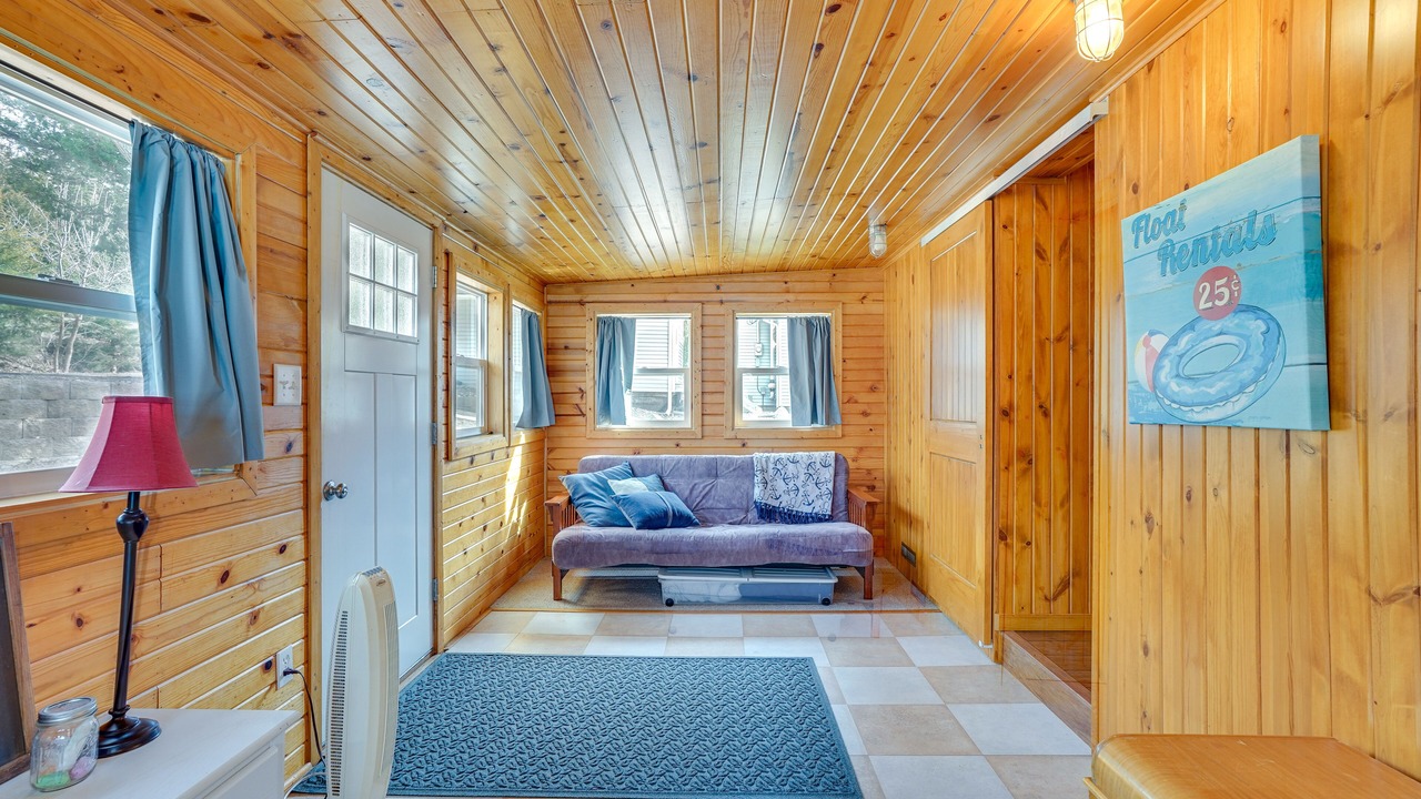 Photo of Livingroom in Crofton