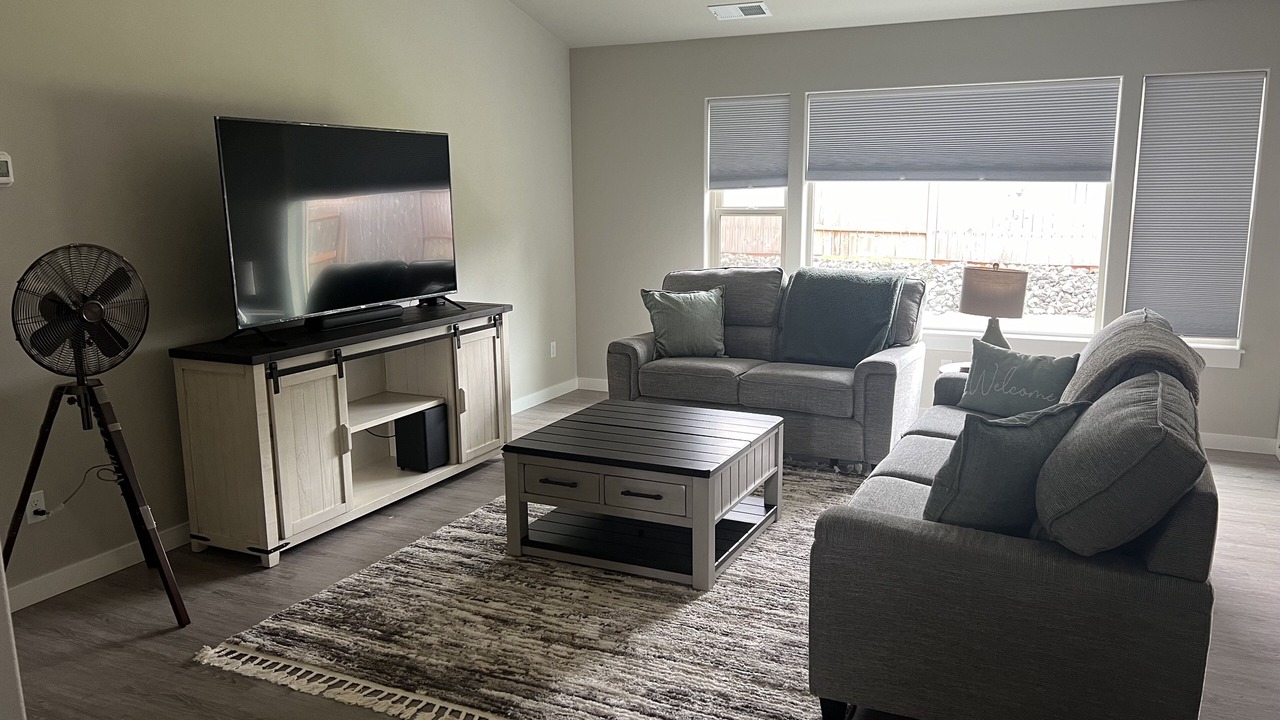 Photo of Livingroom in Roseburg