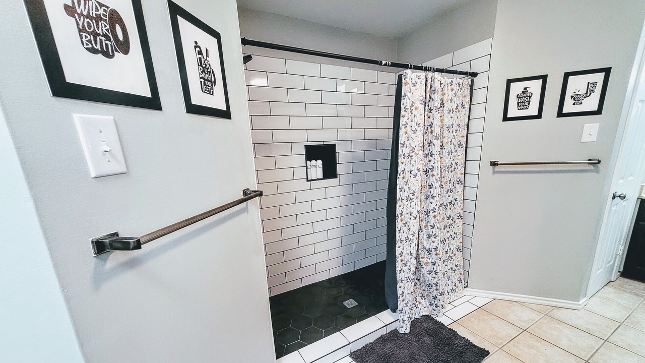 Photo of Bathroom in Hewitt