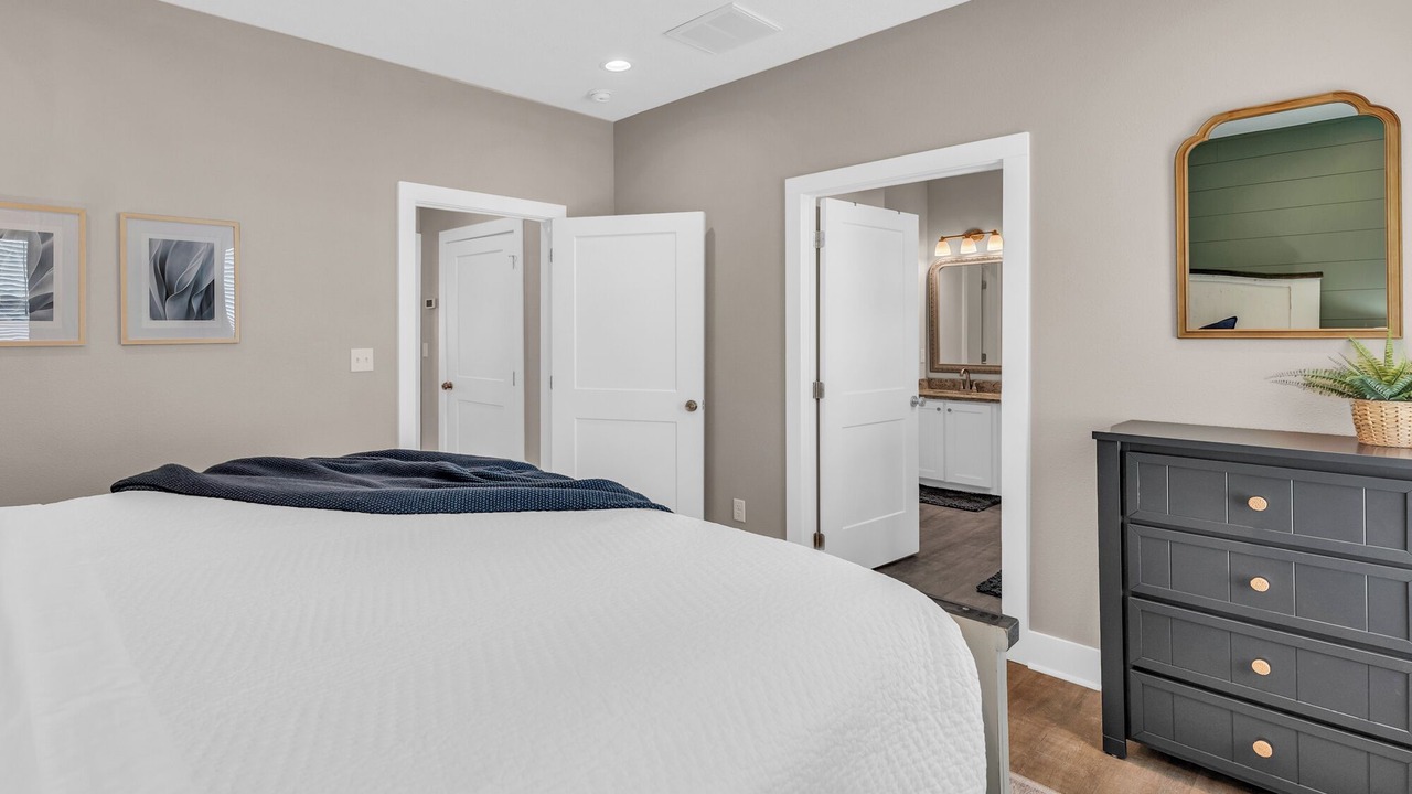 Photo of Bedroom in Port Bolivar