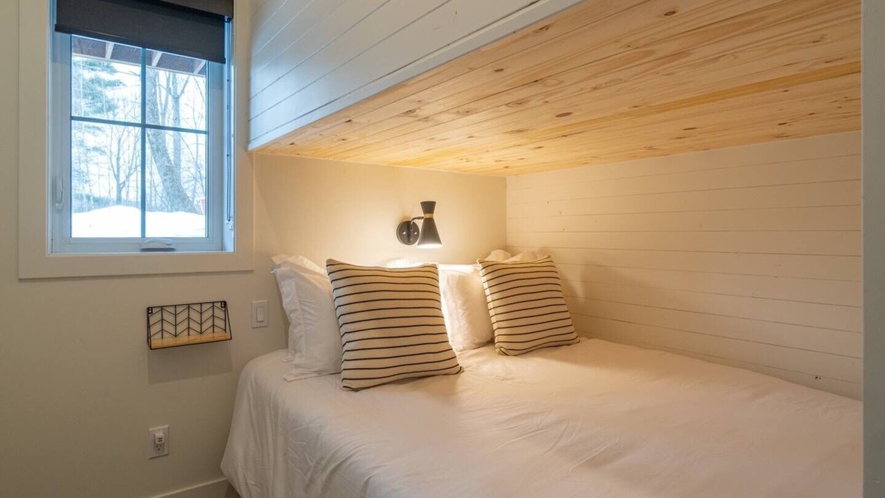 Photo of Bedroom in Stanstead Township