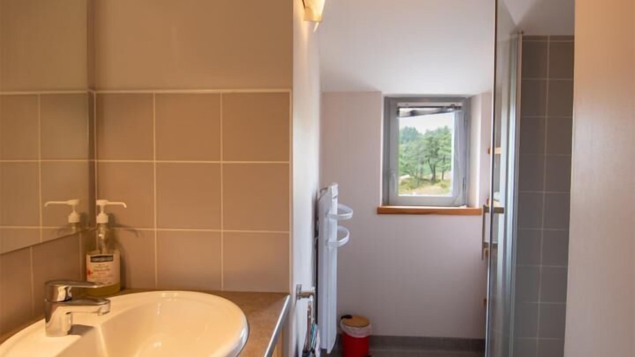 Photo of Bathroom in Saint-Pierre-des-Tripiers