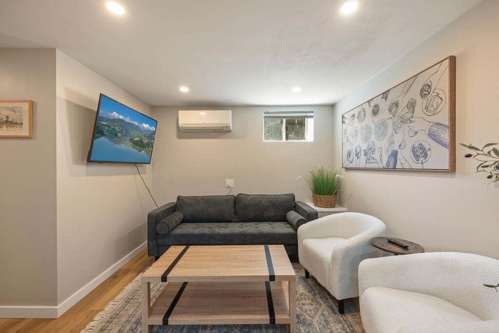 Photo of Livingroom in Seattle Metro Area