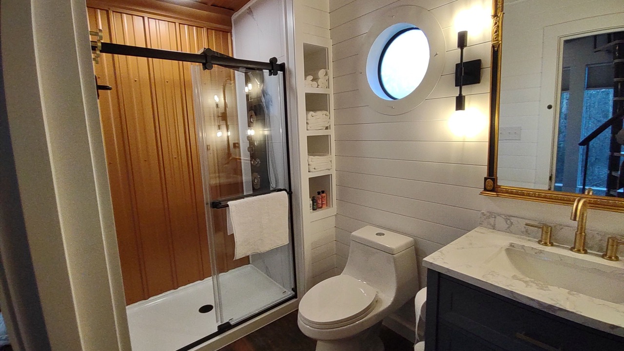 Photo of Bathroom in Troy