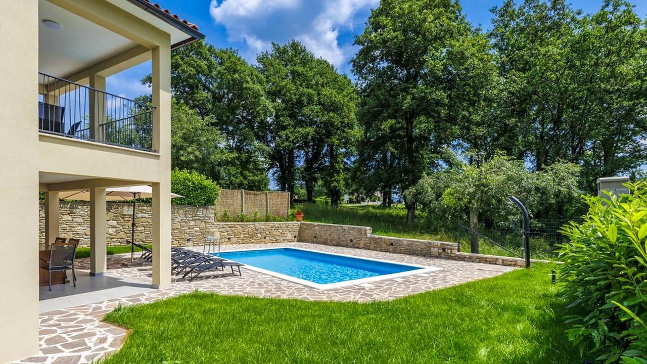 Photo of Outdoor in Pican
