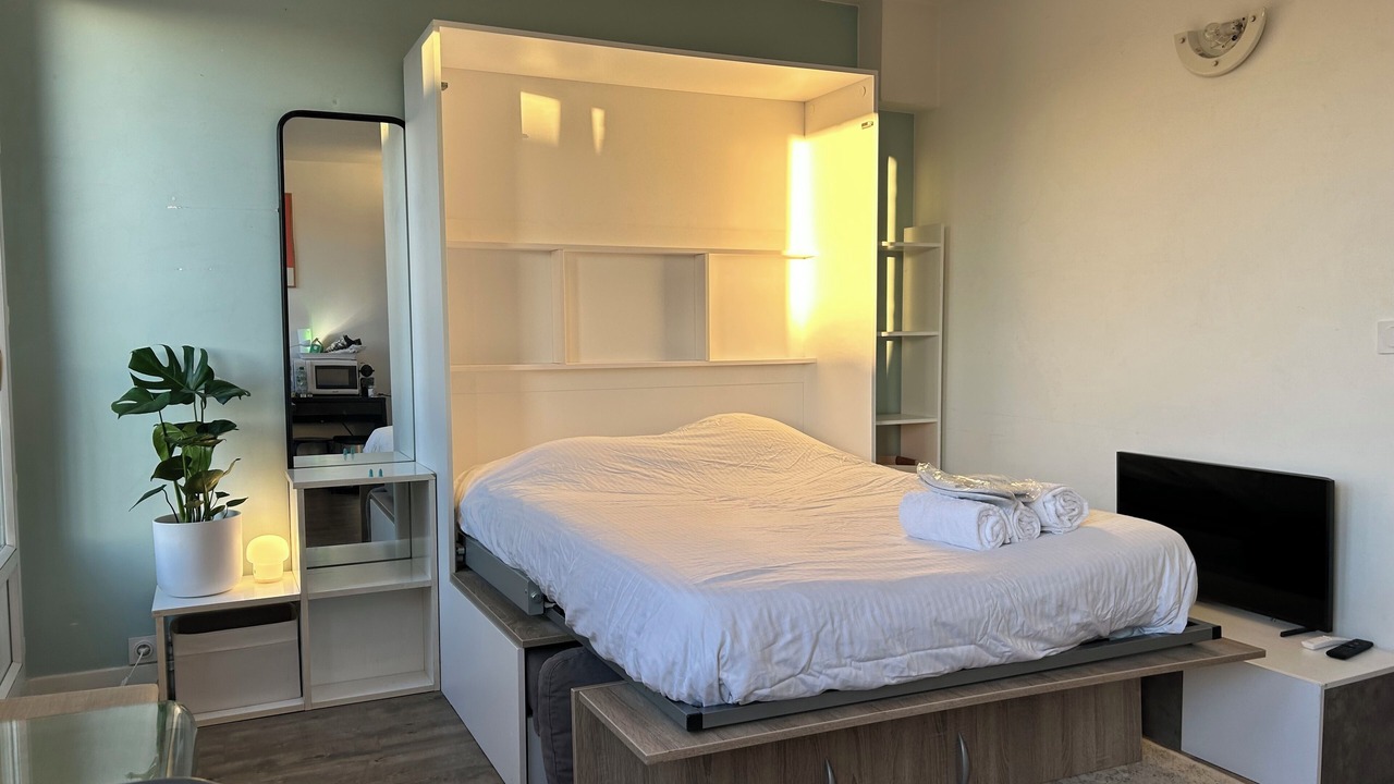 Photo of Bedroom in Pere Lachaise