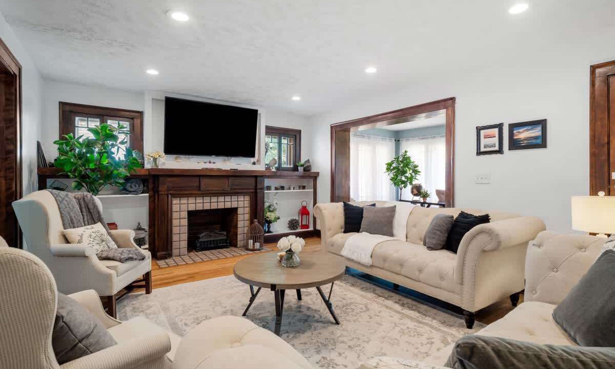 Photo of Livingroom in Cleveland