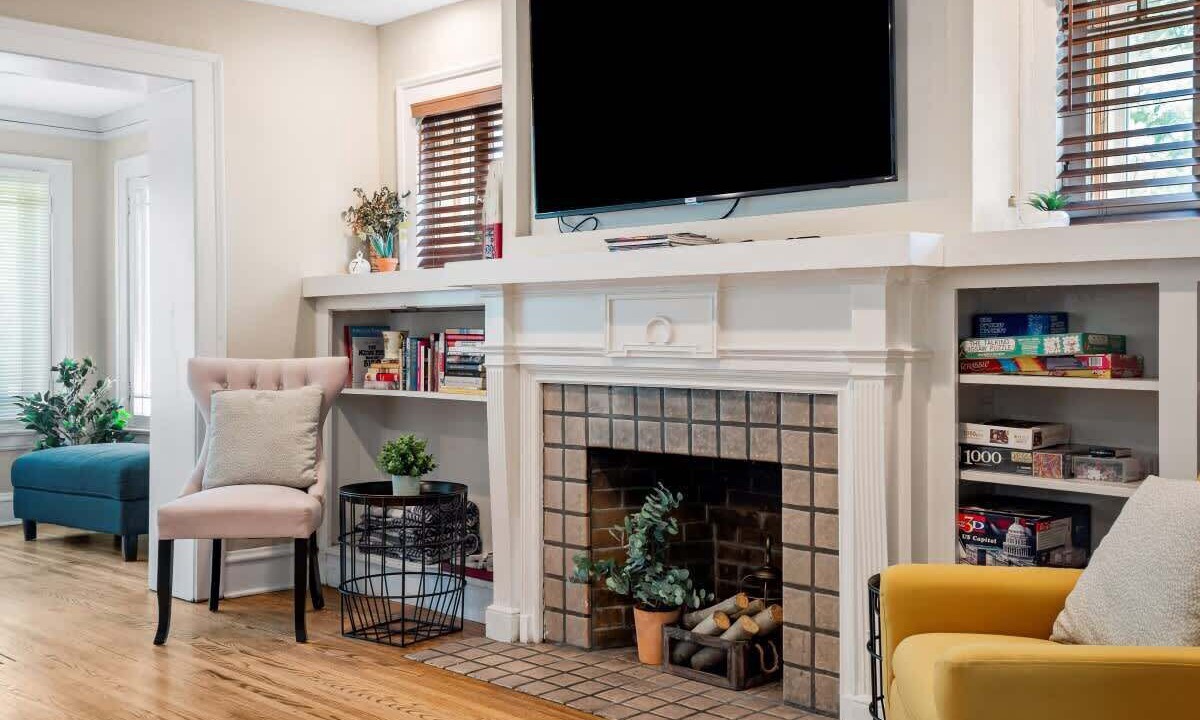 Photo of Livingroom in Cleveland