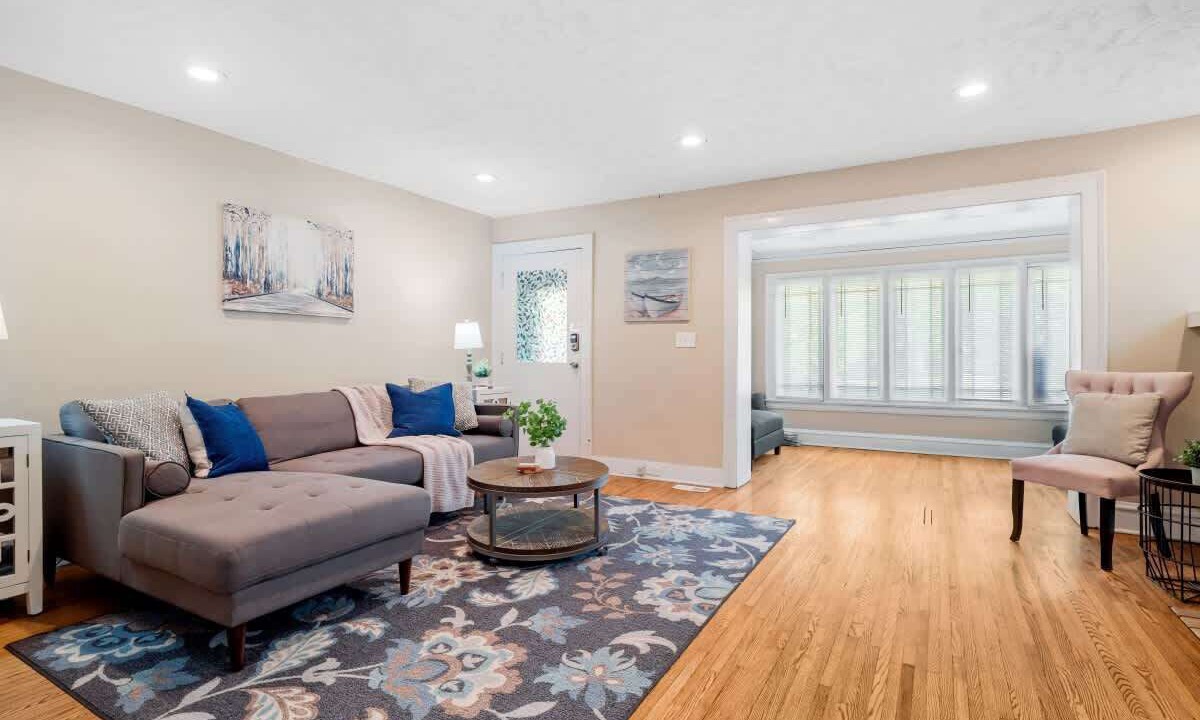 Photo of Livingroom in Cleveland