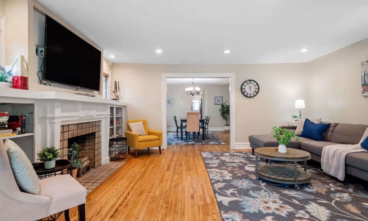 Photo of Livingroom in Cleveland