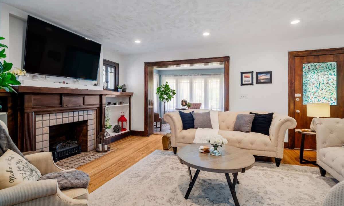 Photo of Livingroom in Cleveland