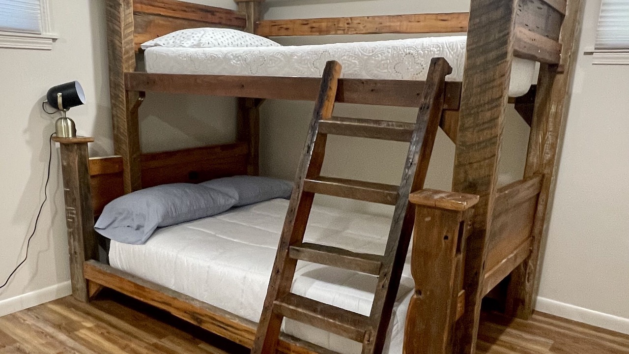 Photo of Bedroom in Higden