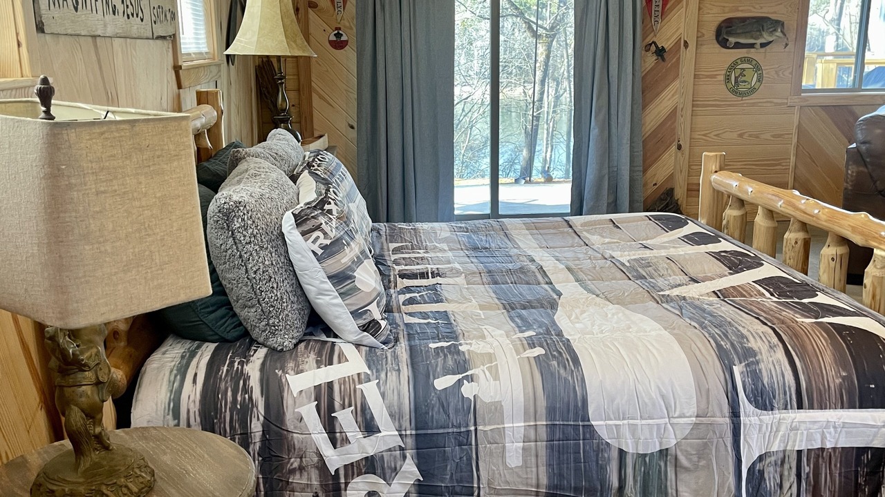 Photo of Bedroom in Higden