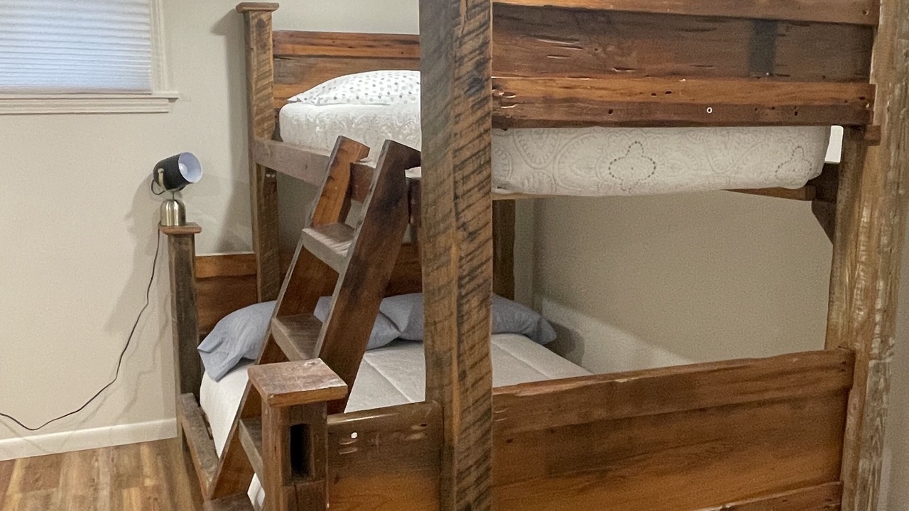 Photo of Bedroom in Higden