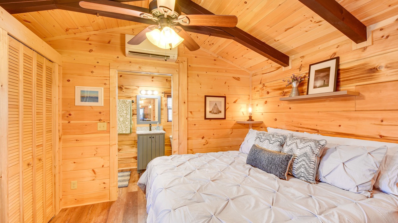 Photo of Bedroom in Seneca