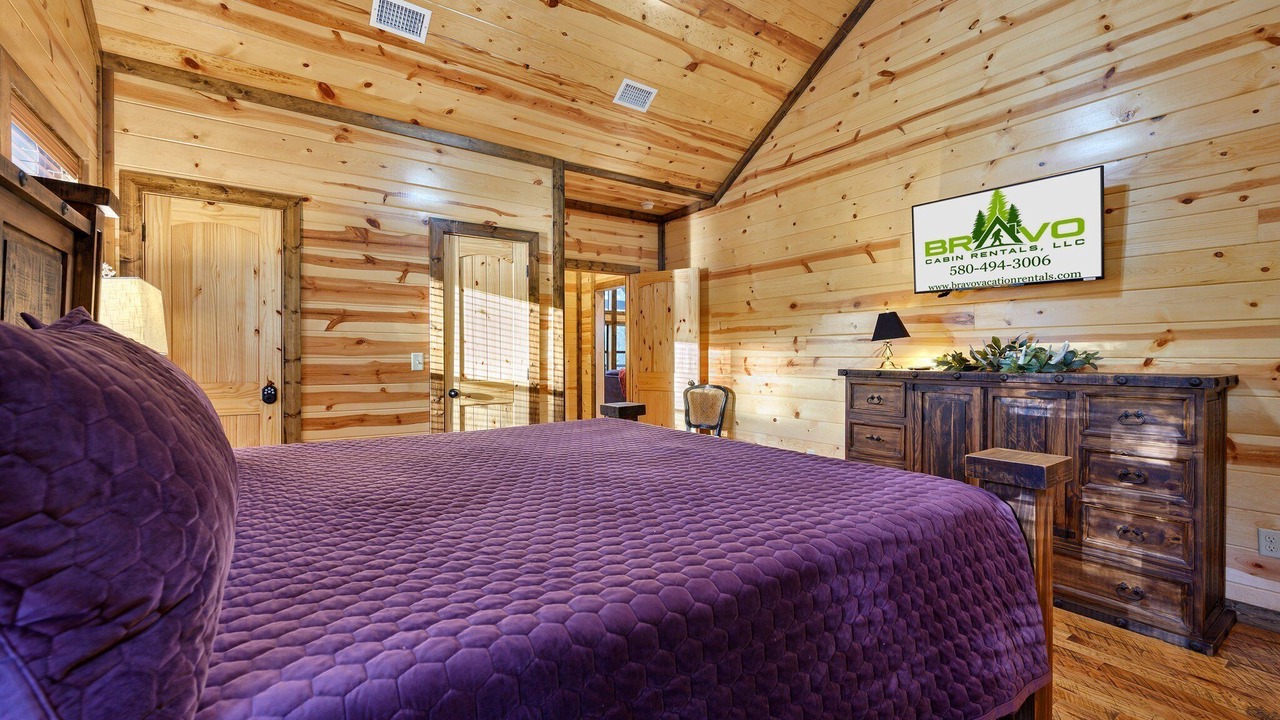 Photo of Bedroom in Hochatown