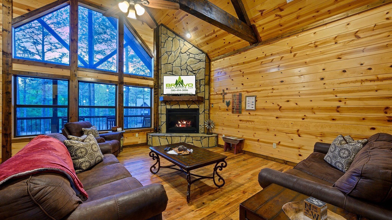 Photo of Livingroom in Hochatown
