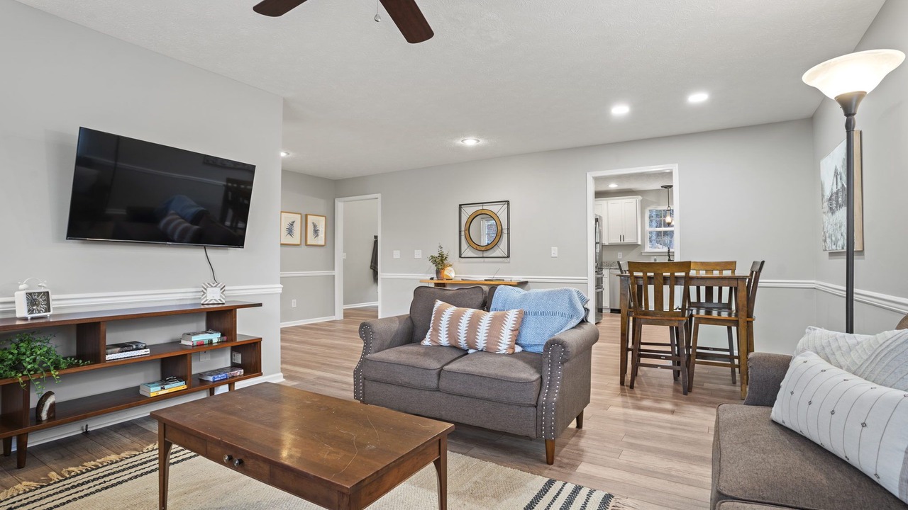 Photo of Livingroom in Travelers Rest