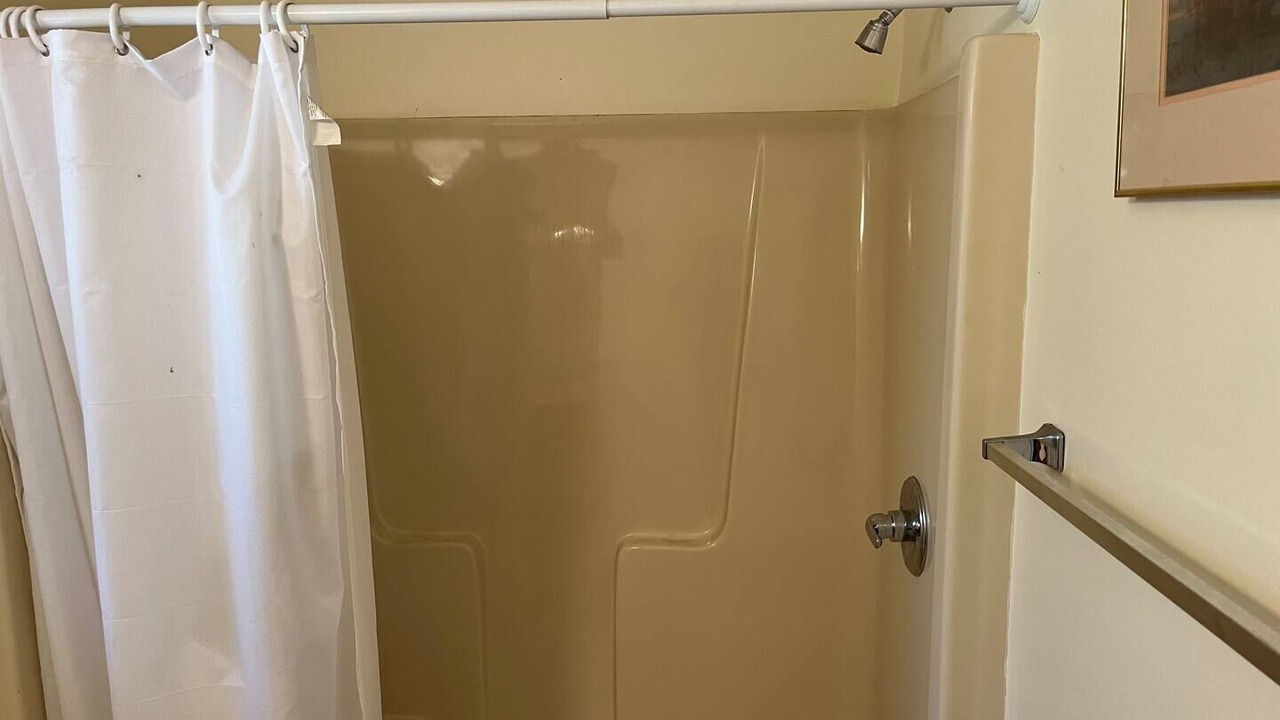 Photo of Bathroom in Putnam Hall