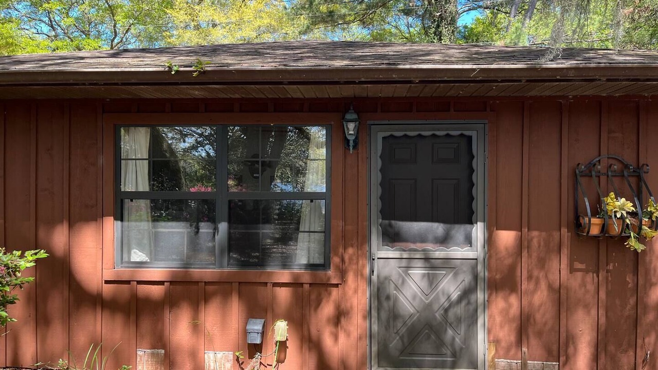 Photo of Outdoor in Putnam Hall