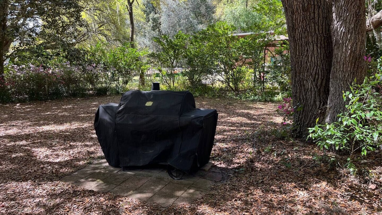 Photo of Outdoor in Putnam Hall