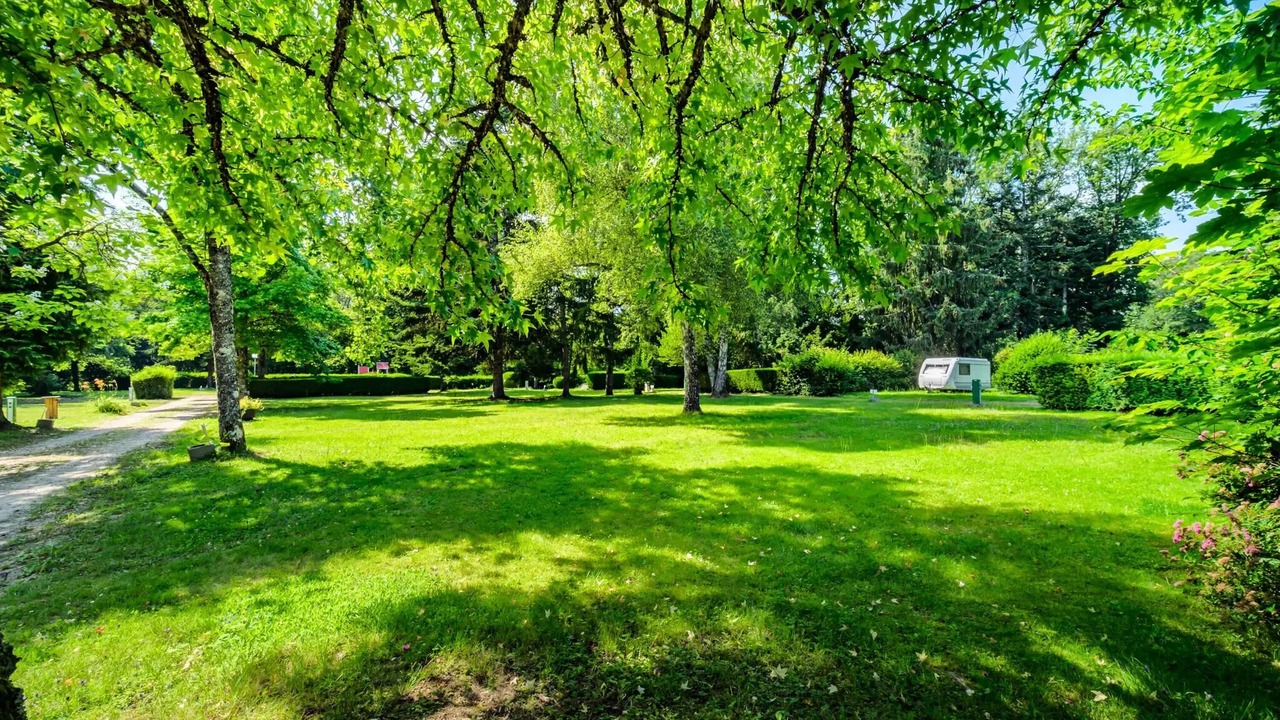 Photo of Outdoor in Leval